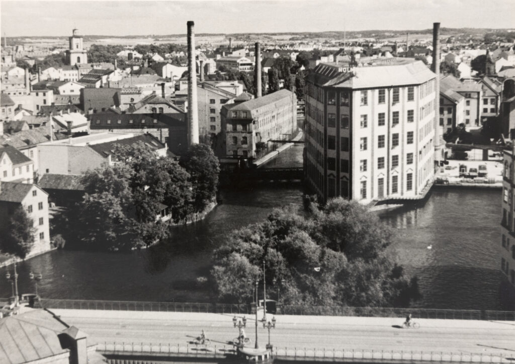 Strykjärnet med det omgivande Industrilandskapet år 1950 – foto från Norrköpings stadsarkiv